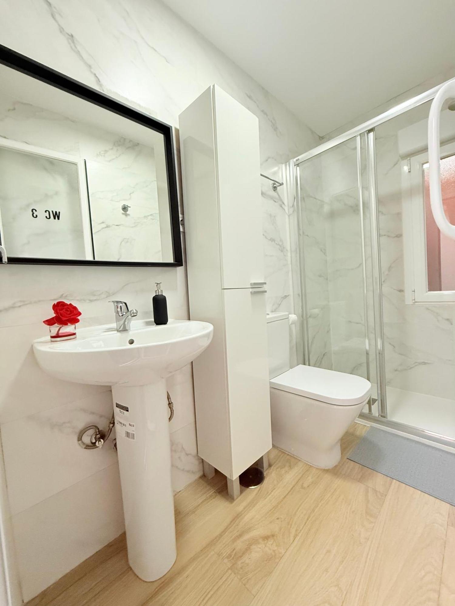 Rosa Rooms, Habitacion Con Bano Privado Pozuelo de Alarcon Bagian luar foto