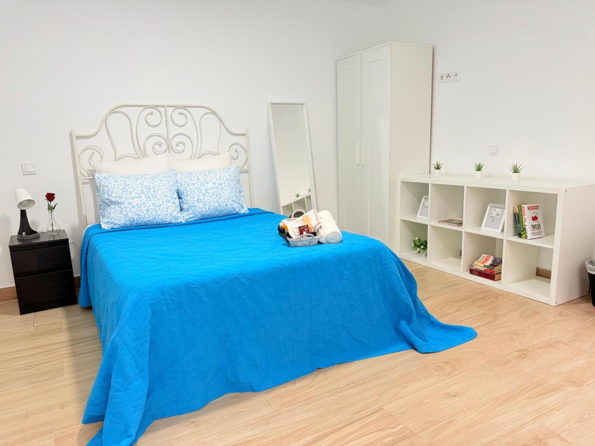 Rosa Rooms, Habitacion Con Bano Privado Pozuelo de Alarcon Bagian luar foto