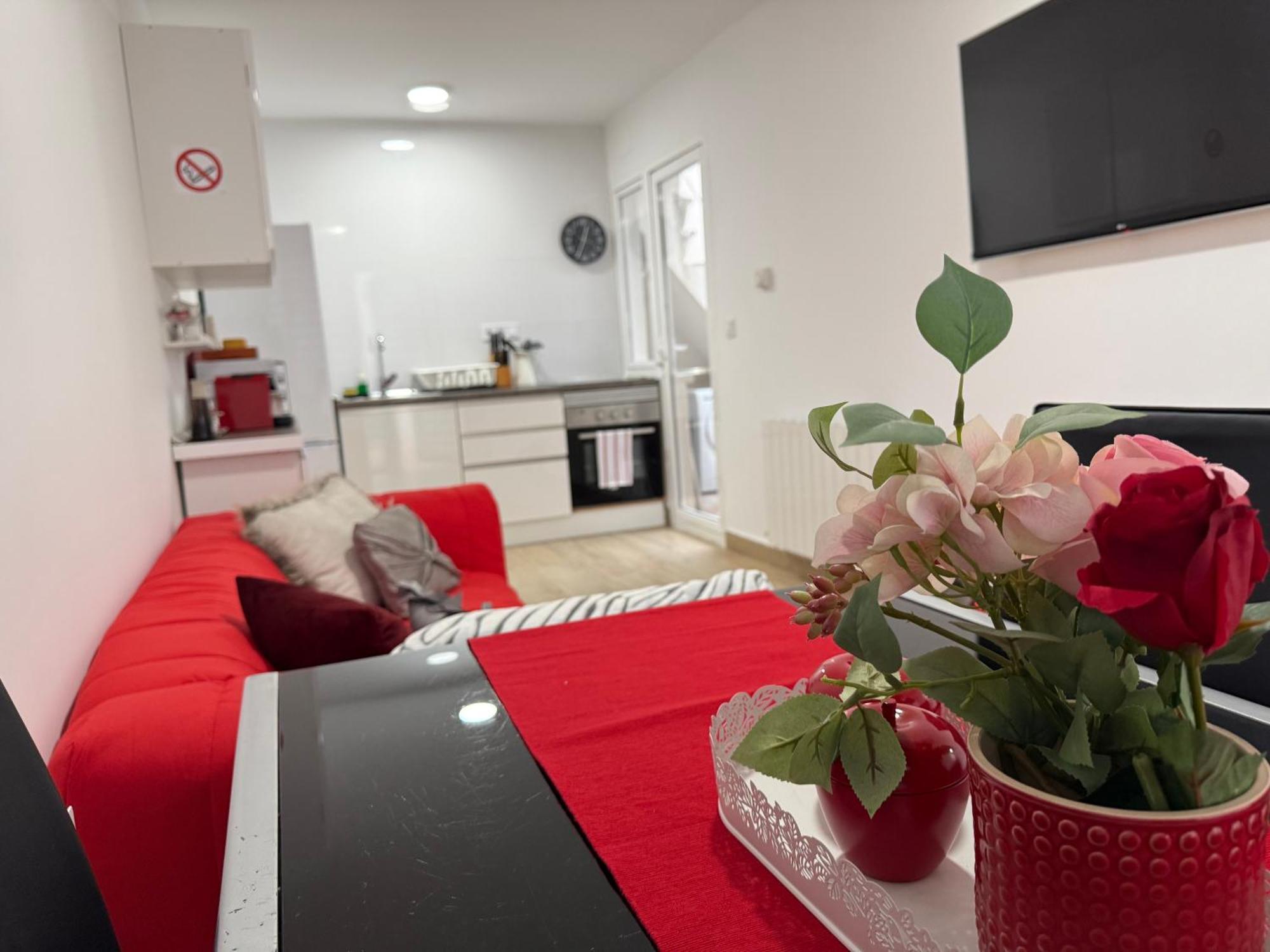 Rosa Rooms, Habitacion Con Bano Privado Pozuelo de Alarcon Bagian luar foto